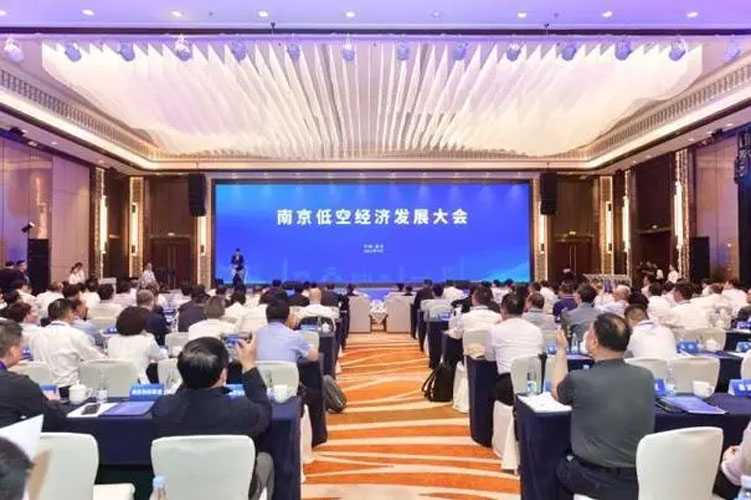 聚焦低空經(jīng)濟(jì)行業(yè)熱點(diǎn)話題，探析低空經(jīng)濟(jì)行業(yè)發(fā)展商機(jī)